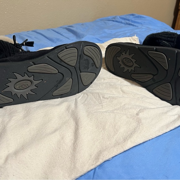 Women’s Ugg suburban sweater suede boots - Picture 6 of 8